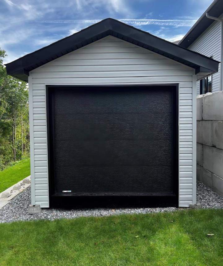 Custom designed garage doors Gatineau
