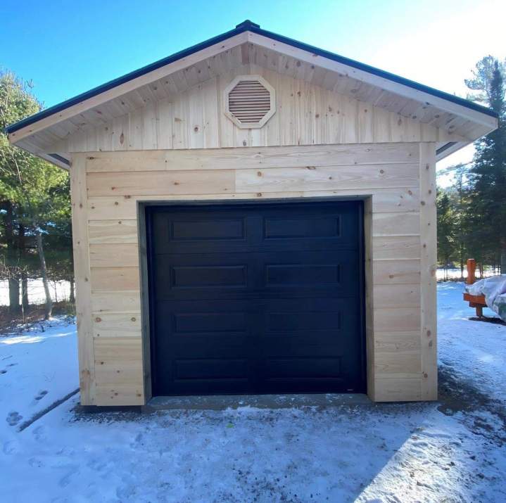 Garage door design with windows Gatineau