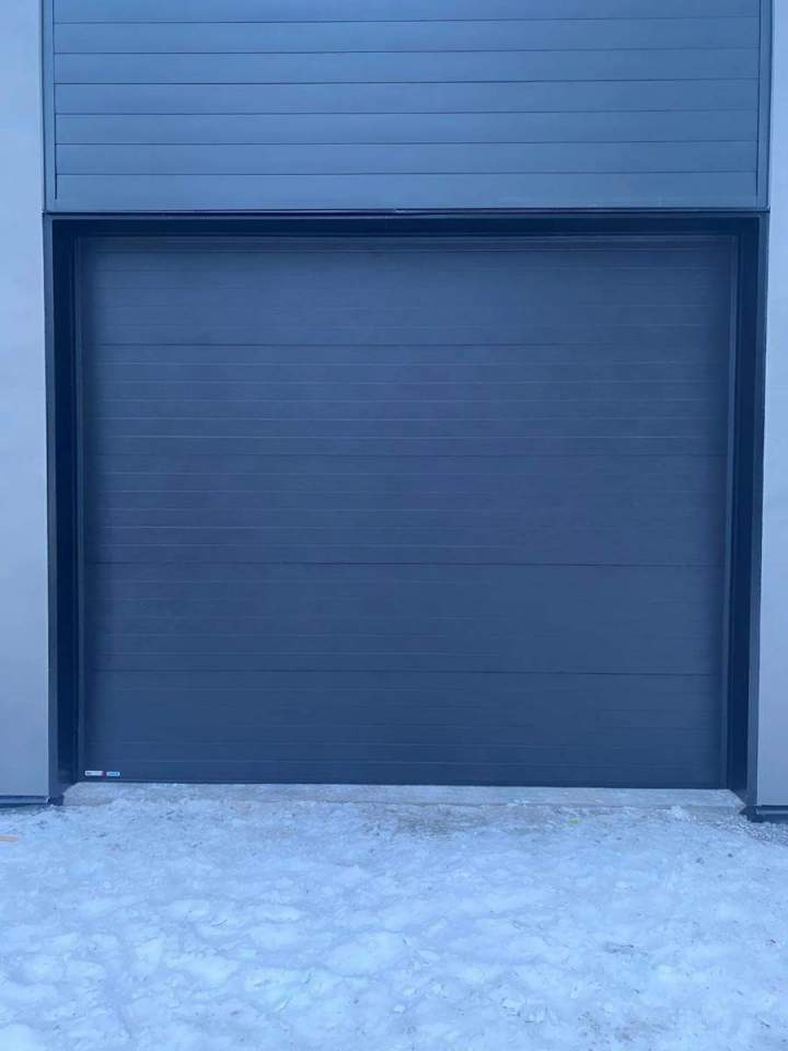 Modern garage door design Gatineau